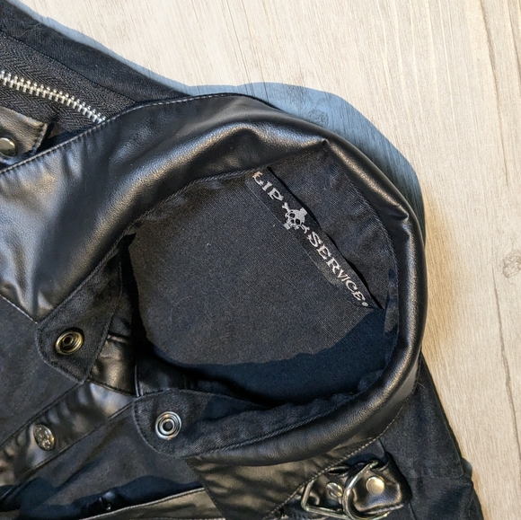 Lip Service Black Denim Snap Front Collared Shirt SIZE L - Picture 3 of 4